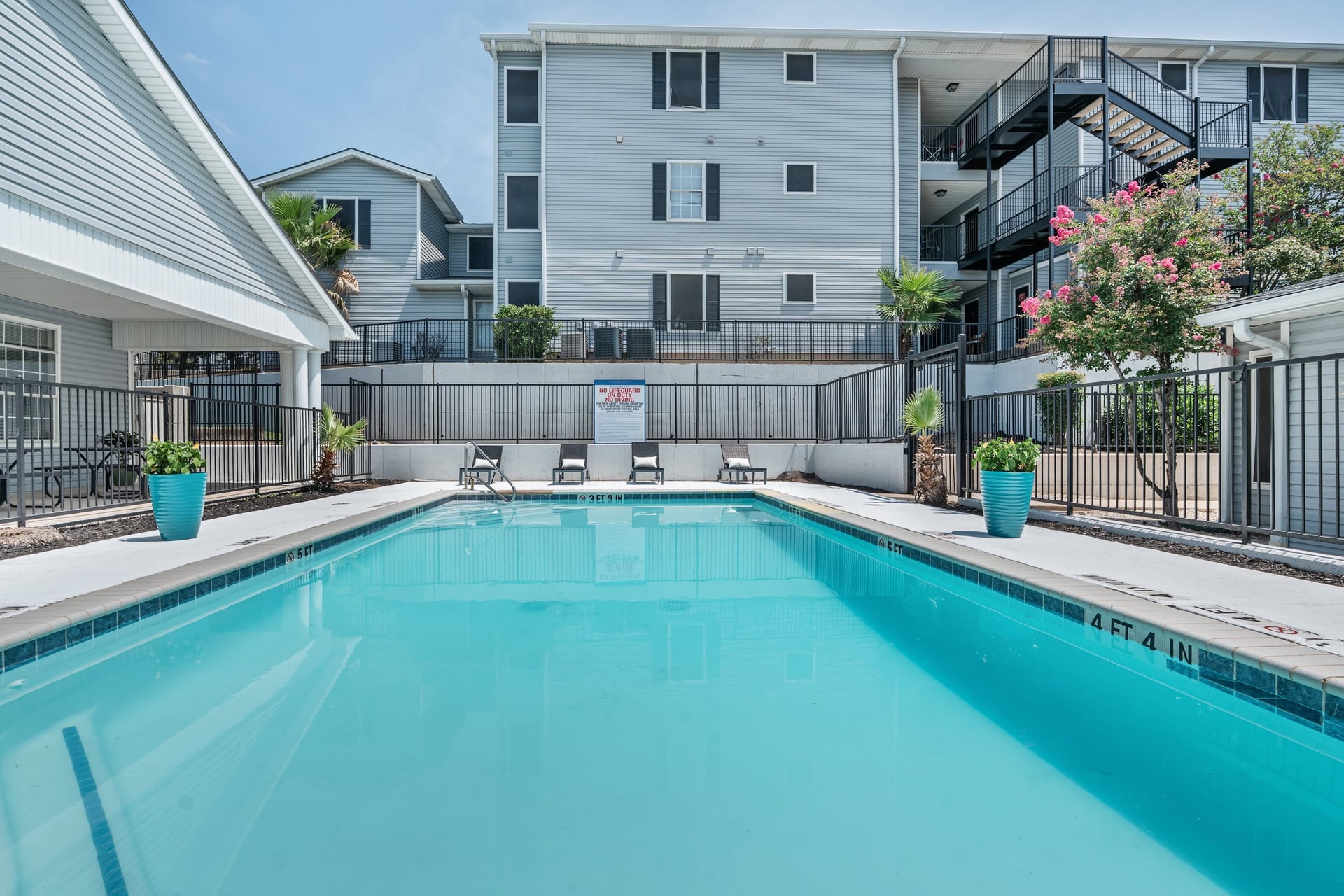 Douglas Landing — property & interiors